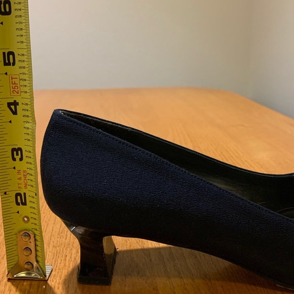 Used Stewart Weitzman pump with a little heel (see photos). - Picture 5 of 6